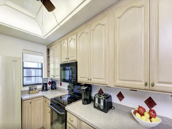 Holmes Beach Stunning Vacation Condo